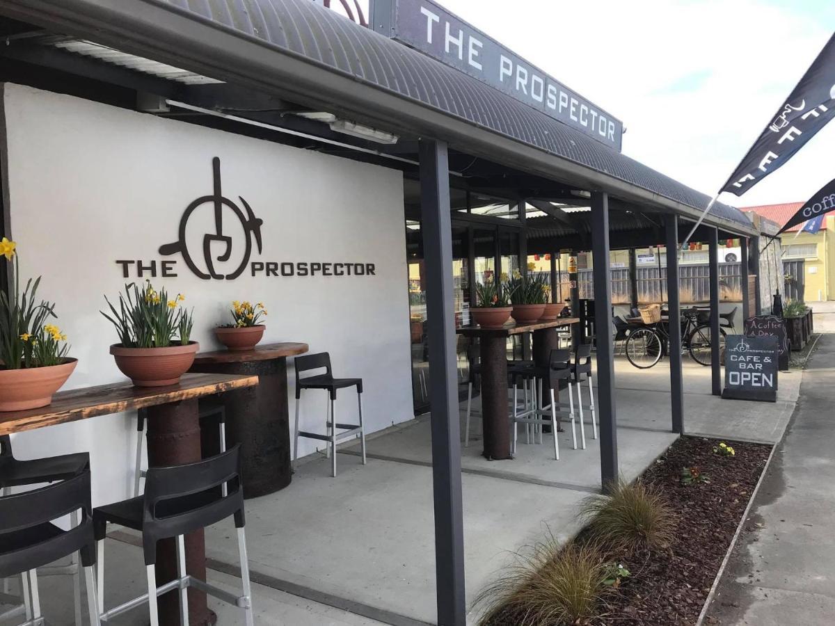 The Prospector Lawrence Motel Exterior foto